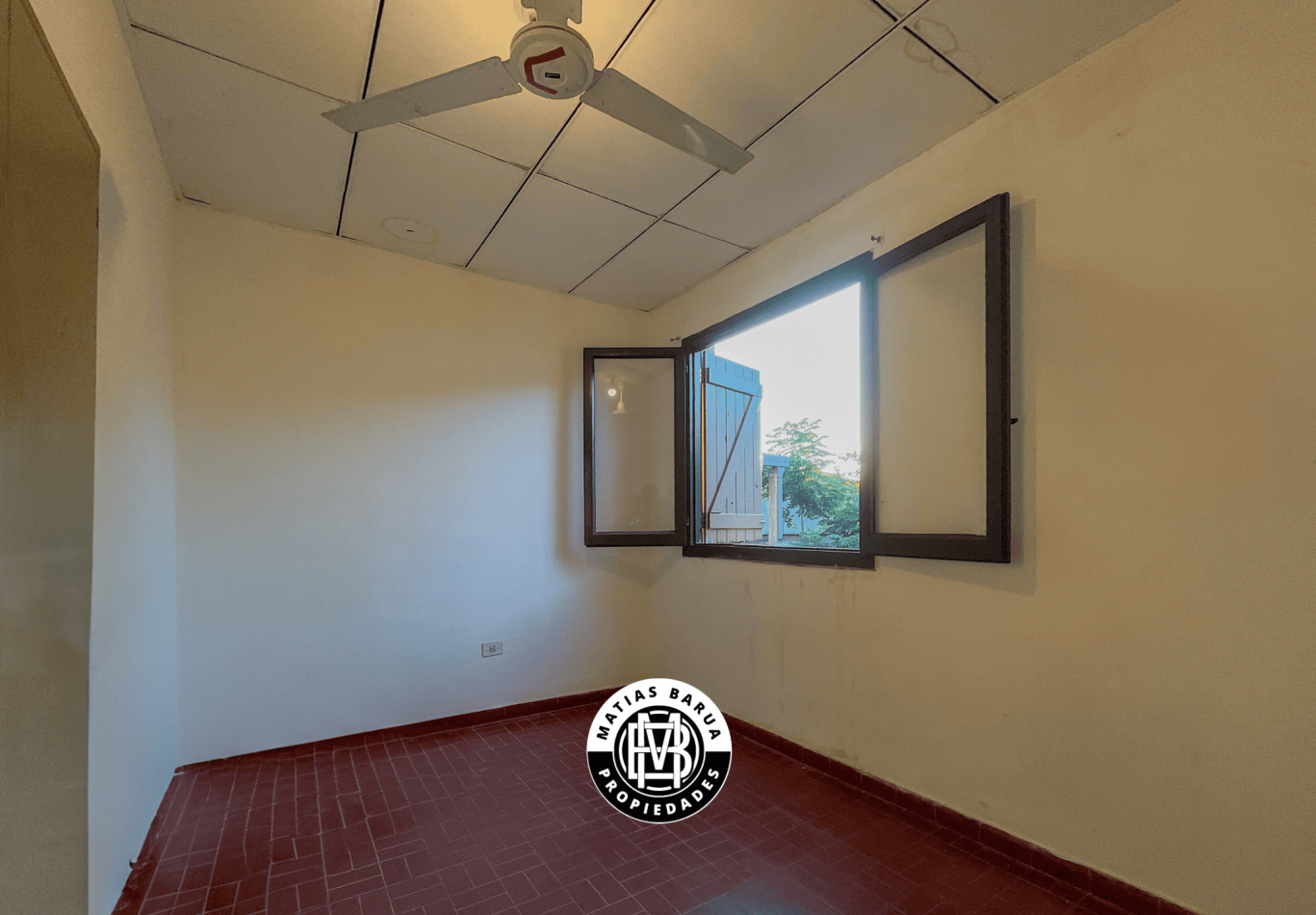 Departamento con cochera, en venta