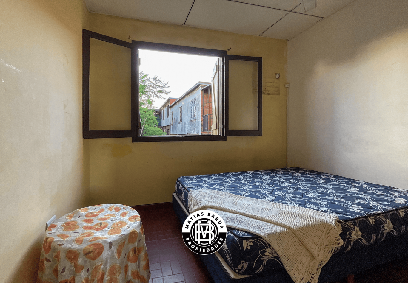 Departamento con cochera, en venta