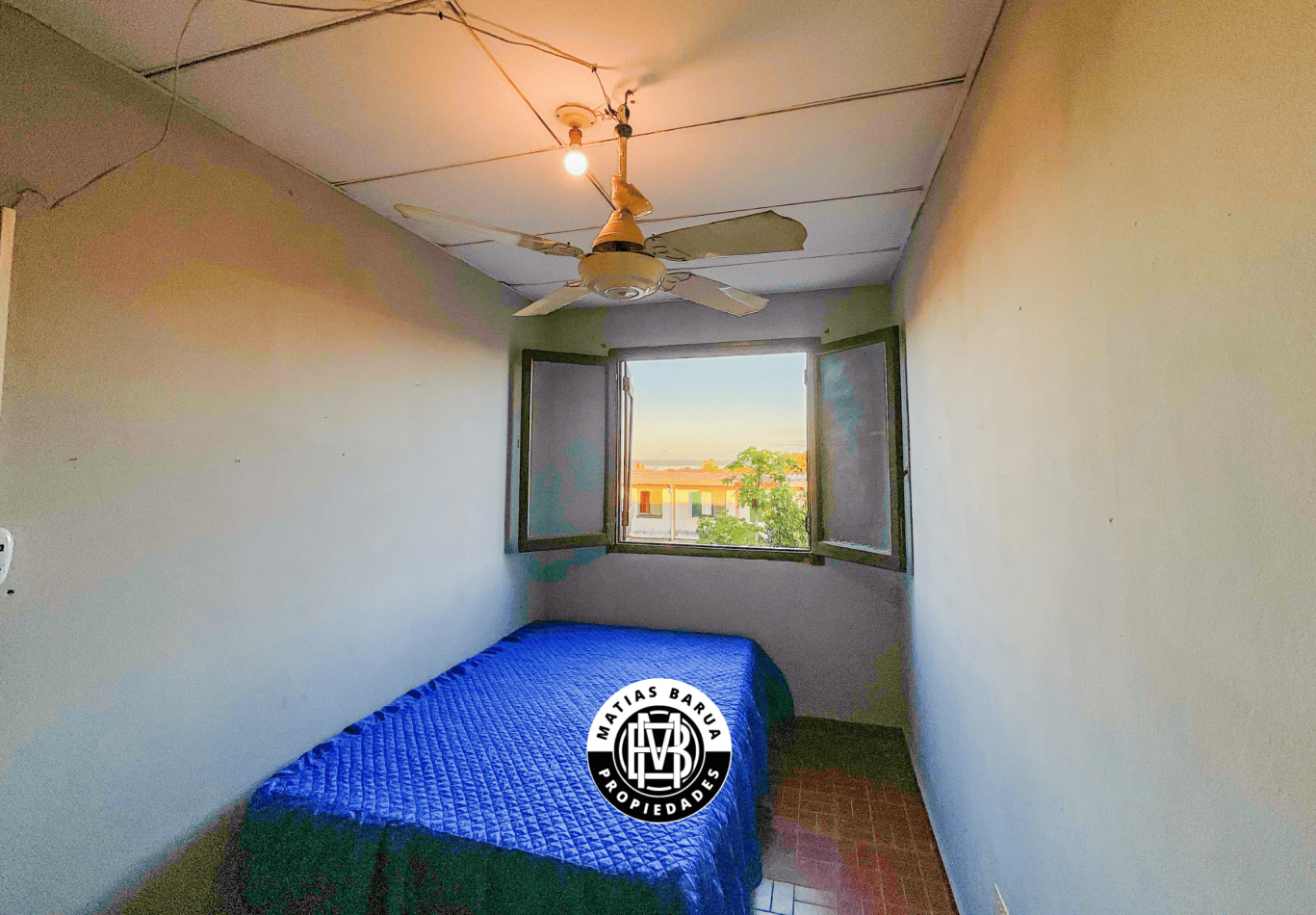 Departamento con cochera, en venta