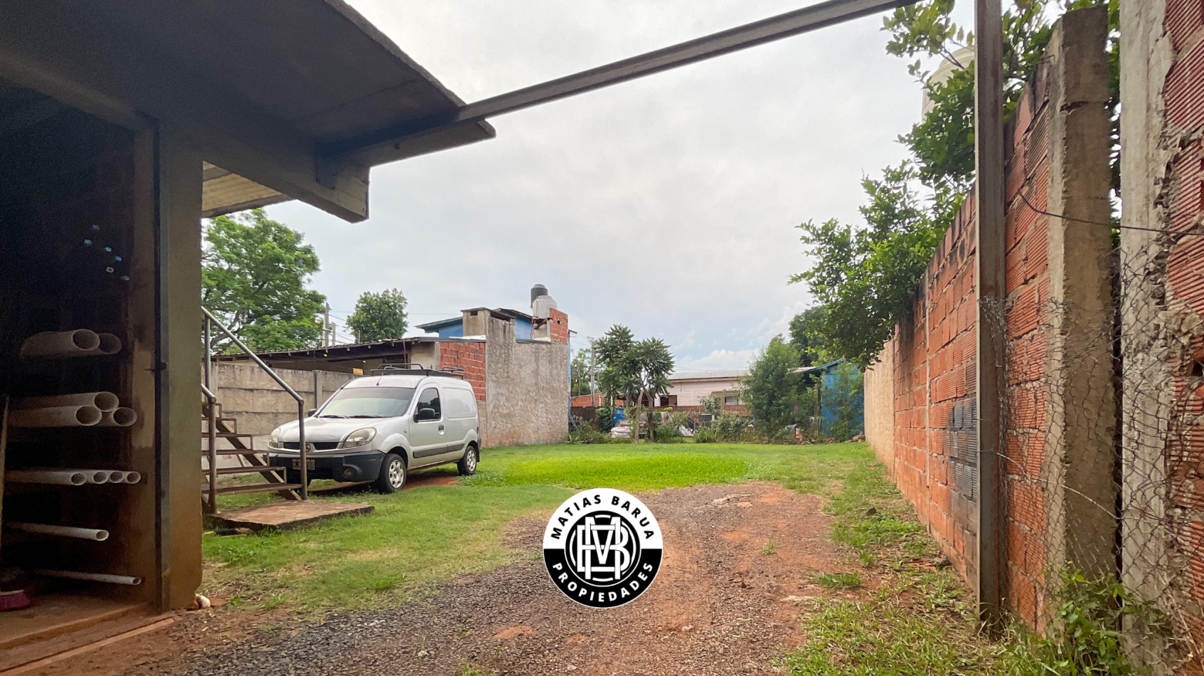 Propiedad con Local y Departamento, en Venta